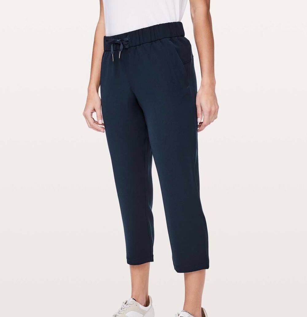LULULEMON On The Fly Crop Woven Pants True Navy 8